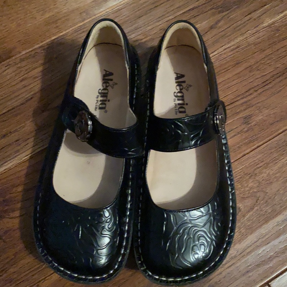 Algeria shoes